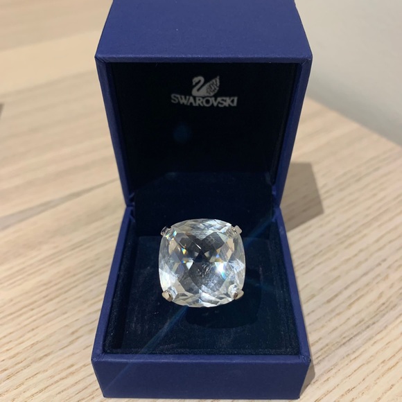 Swarovski 1808434 Cushion Cut Crystal Ring Rare - Picture 2 of 7